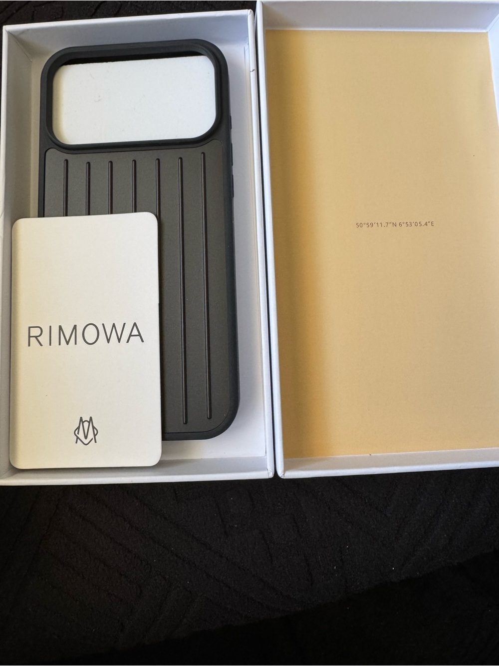 RIMOWA 17 pro Max Black case